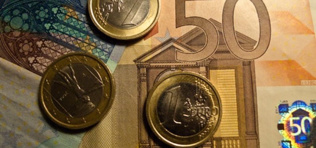"Παγώνει" ο ΦΠΑ Οκτωβρίου έως Απρίλιο στις "κόκκινες" περιοχές "Παγώνει" ο ΦΠΑ Οκτωβρίου έως Απρίλιο στις "κόκκινες" περιοχές